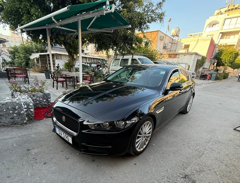 Jaguar XE — 1