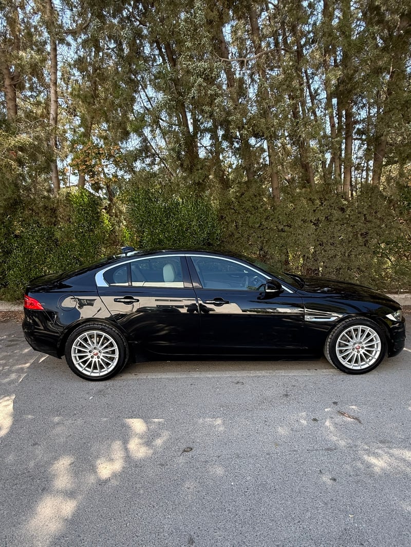 Jaguar XE — 6
