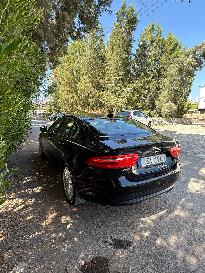 Jaguar XE — 7