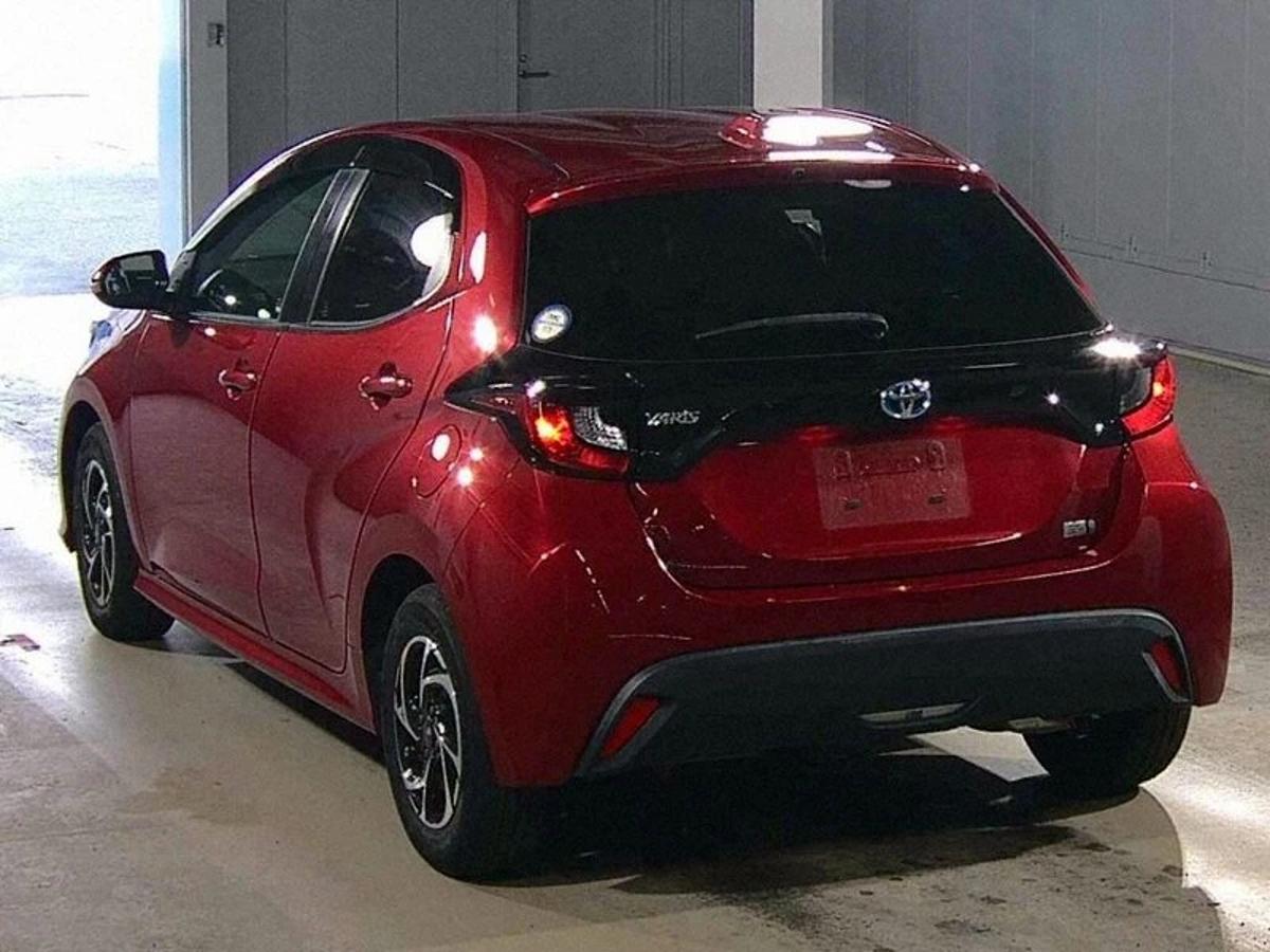2022 Toyota Yaris 4
