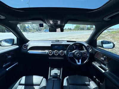Mercedes-Benz GLB 200d — 4