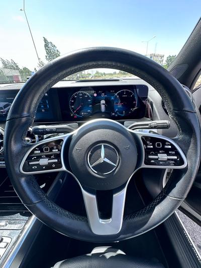 Mercedes-Benz GLB 200d — 9