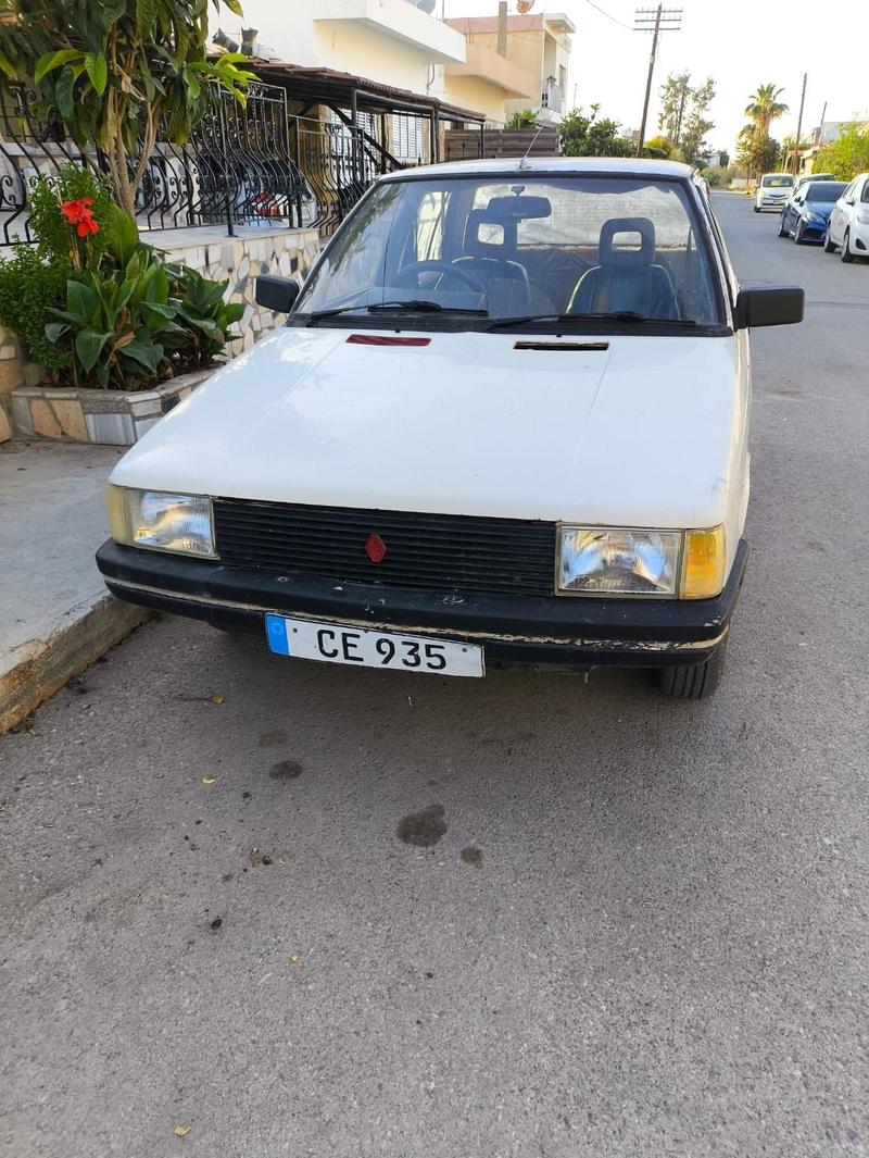 Renault R9 — 1/3