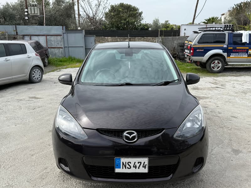 Mazda Demio — 1/8