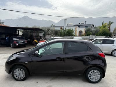 Mazda Demio — 3