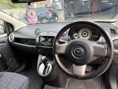 Mazda Demio — 8
