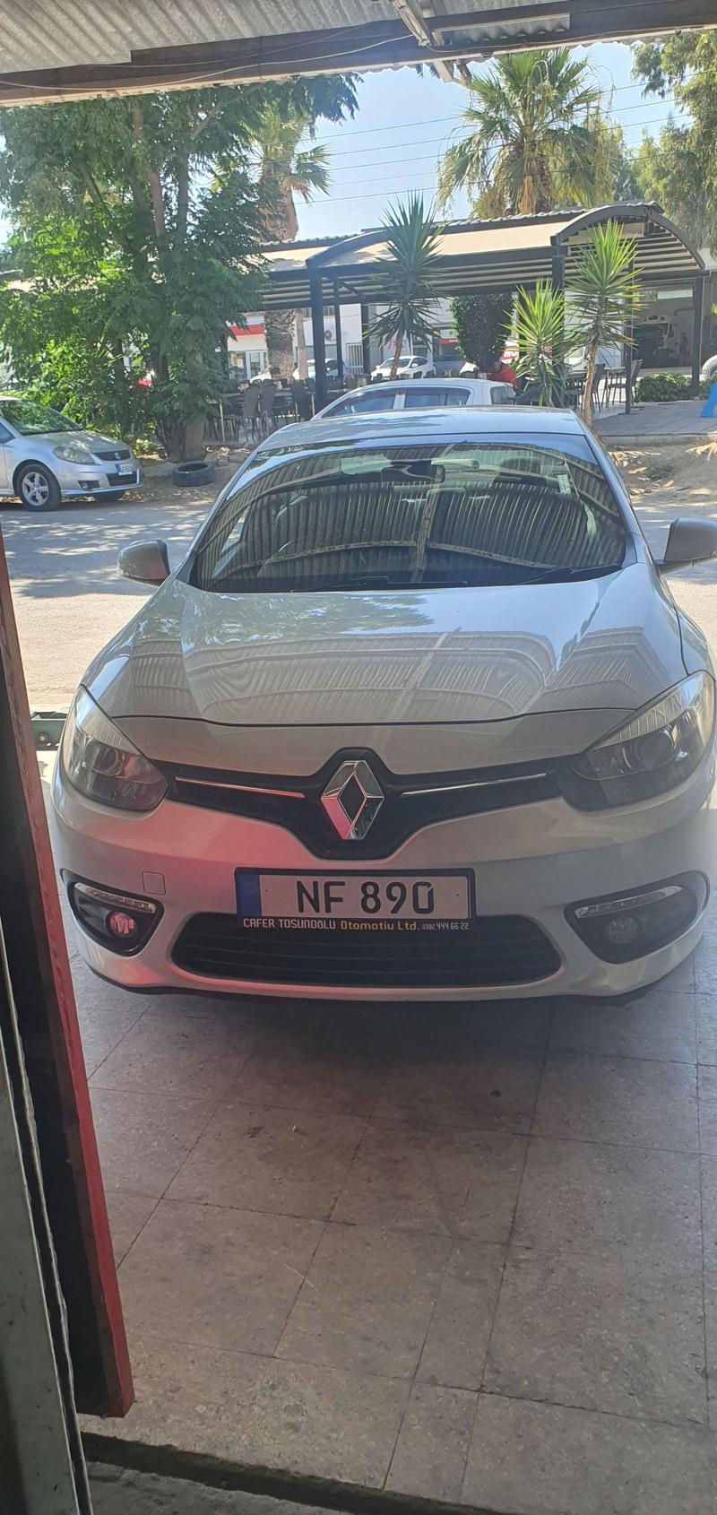 Renault Fluence — 1/6