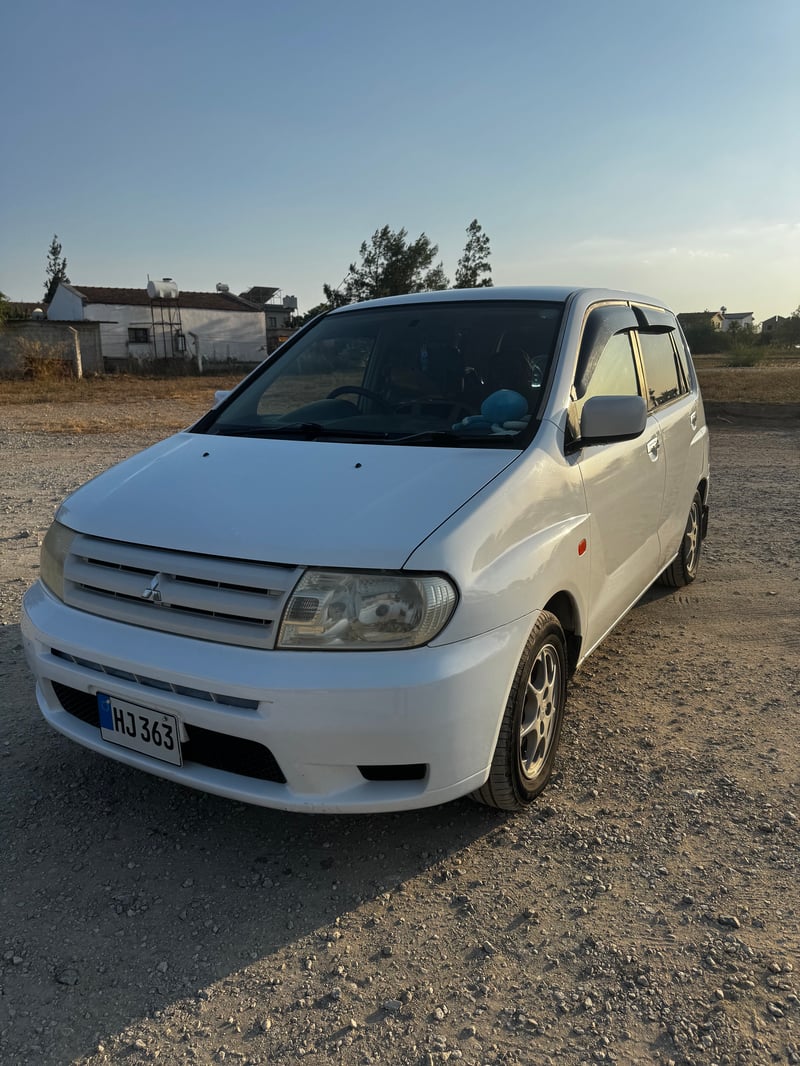 Mitsubishi Mirage — 4