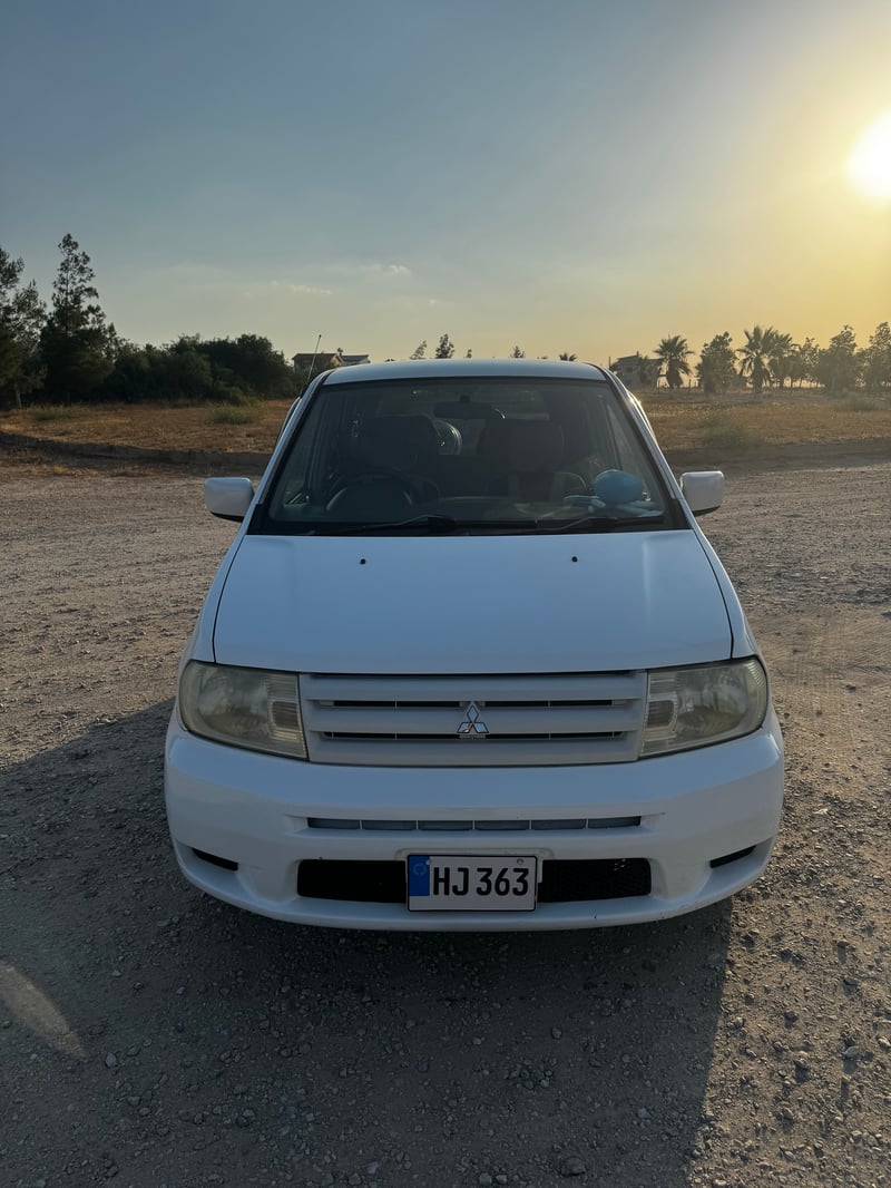 Mitsubishi Mirage — 5