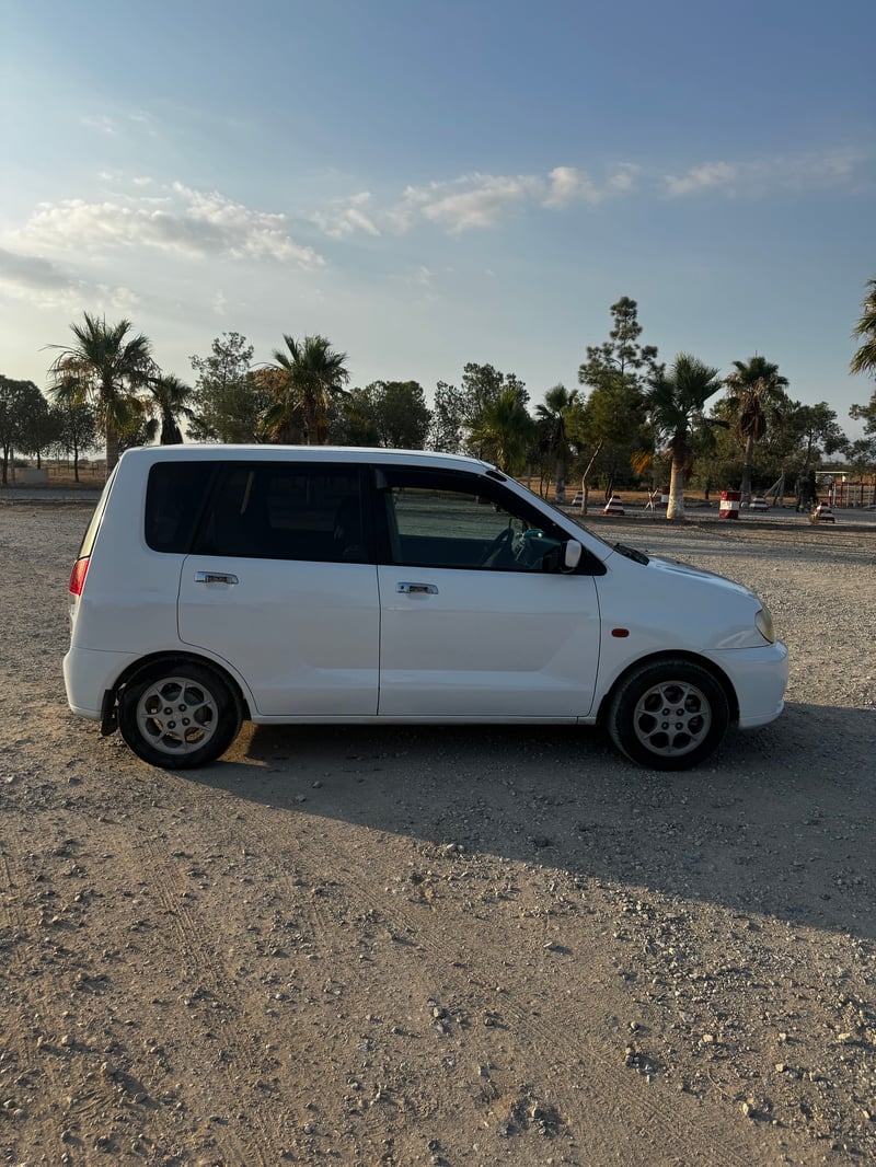 Mitsubishi Mirage — 6