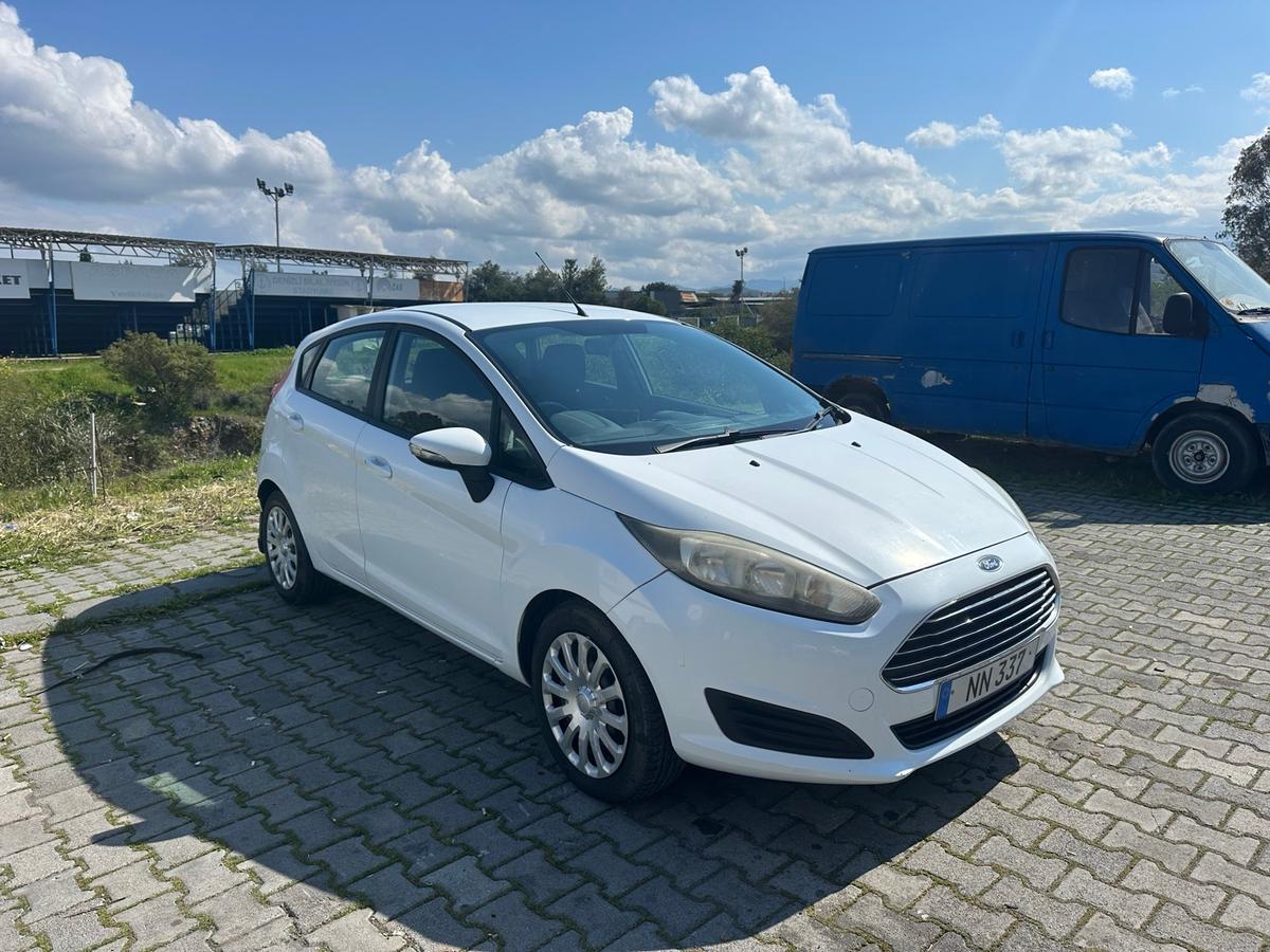 2015 Ford Fiesta 2