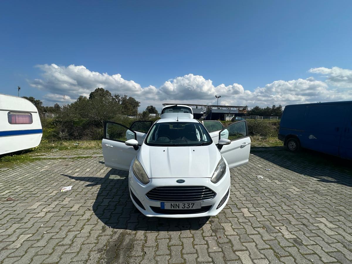 2015 Ford Fiesta 7