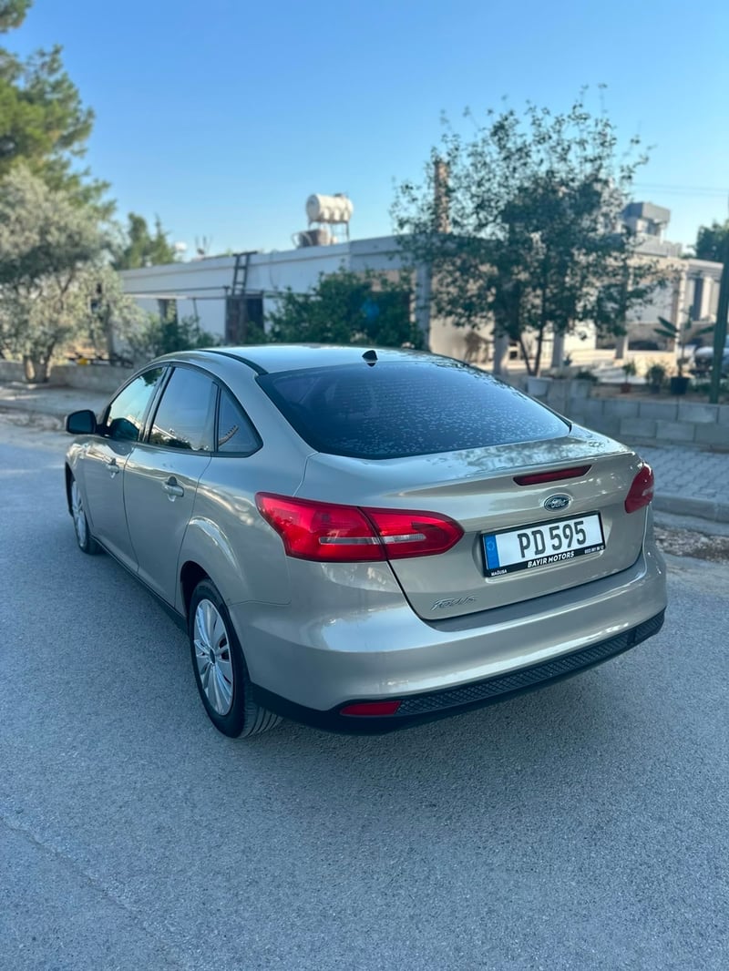 Ford Focus — 3
