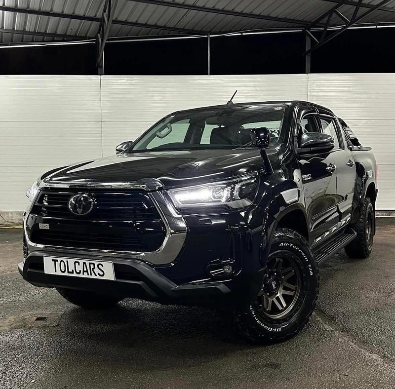 Toyota Hilux — 1/10