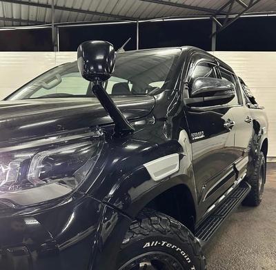 Toyota Hilux — 4