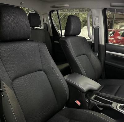 Toyota Hilux — 8
