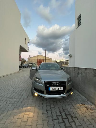 Audi Q7 — 1