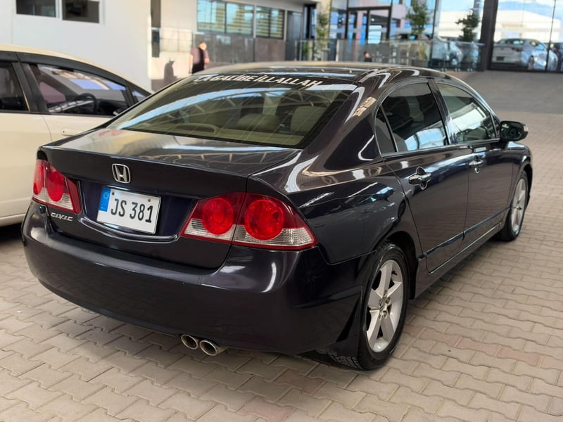 Honda Civic — 2