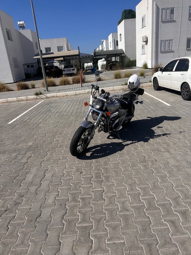 Honda Magna