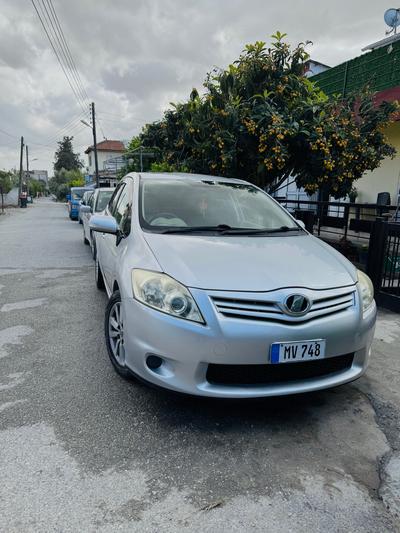 2010 Toyota Auris