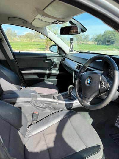 BMW 320i — 6