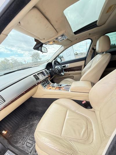 Jaguar XF — 5