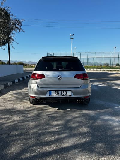 Volkswagen Golf — 2