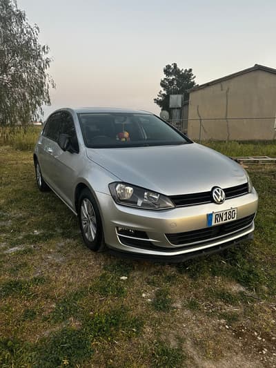Volkswagen Golf — 3