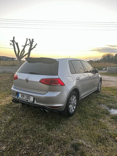 Volkswagen Golf — 4