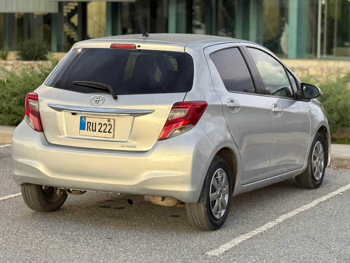 2016 Toyota Vitz 5