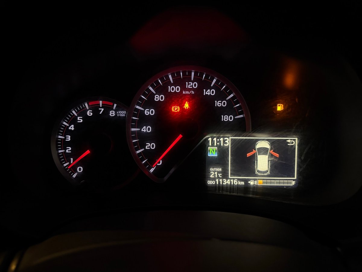 2016 Toyota Vitz 8
