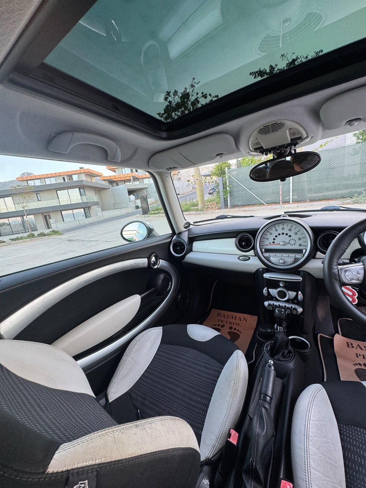 2009 Mini Cooper 6