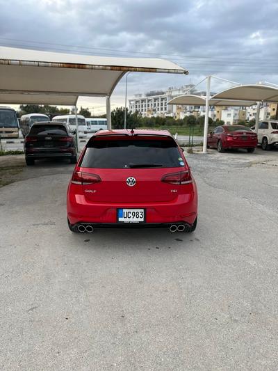 Volkswagen Golf — 3