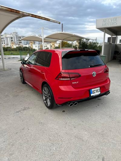 Volkswagen Golf — 5