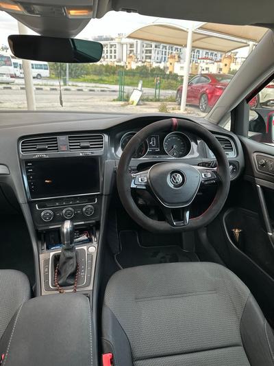 Volkswagen Golf — 6
