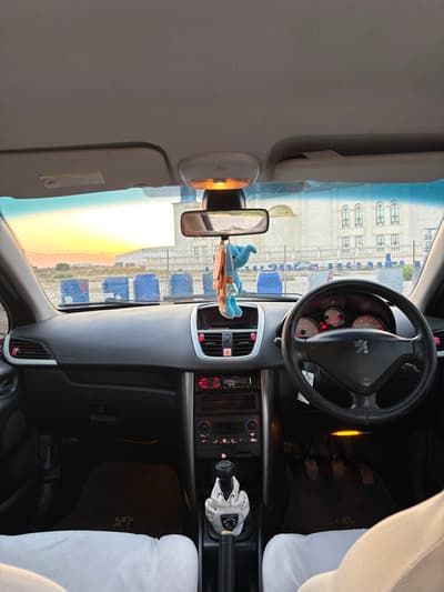 Peugeot 207 — 7