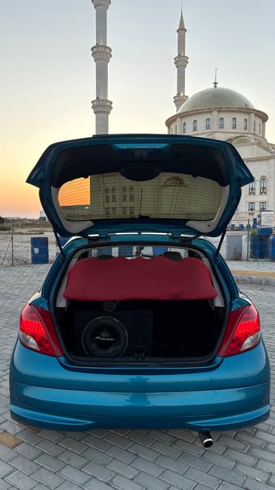Peugeot 207 — 10