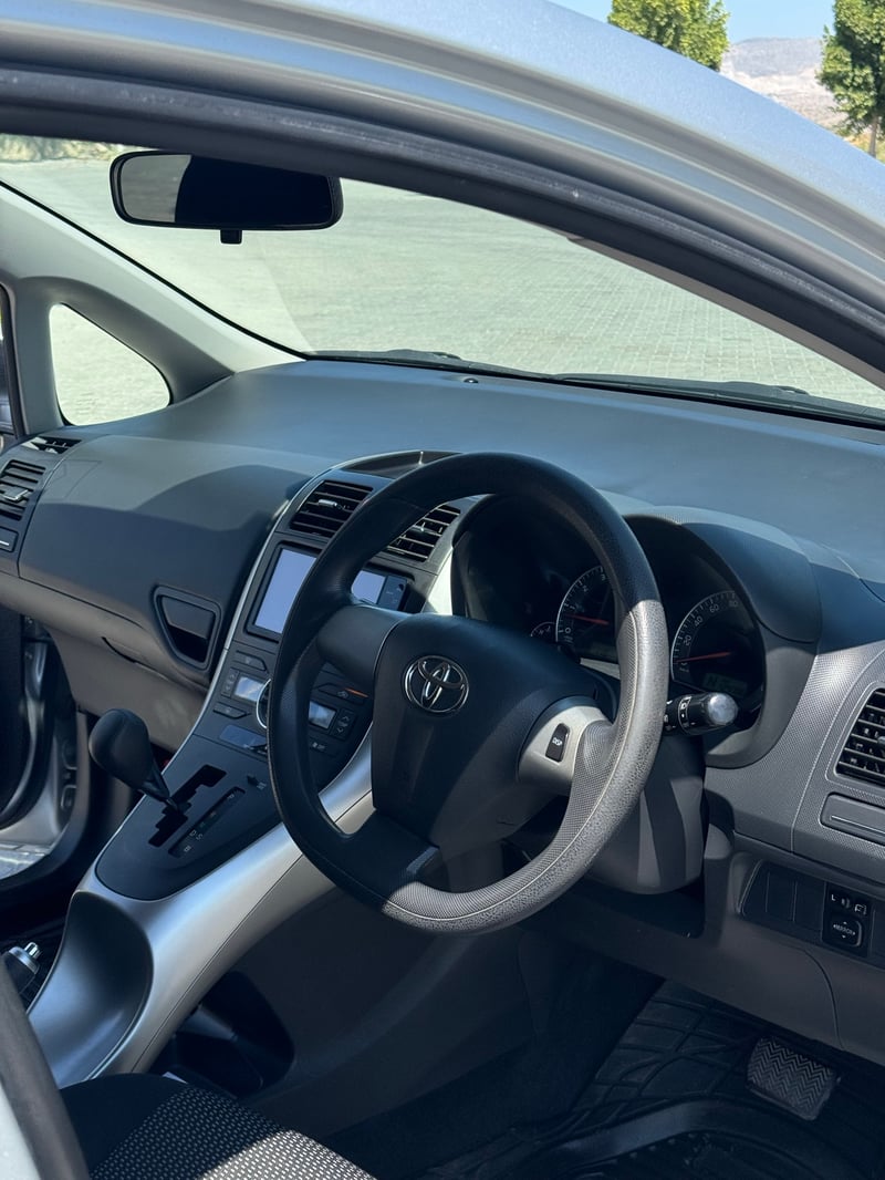 Toyota Auris — 6
