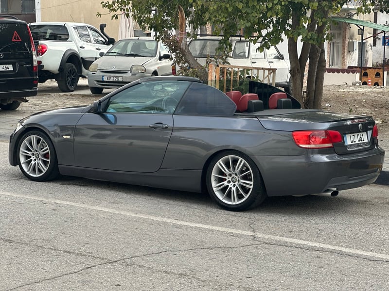 BMW 320i — 1