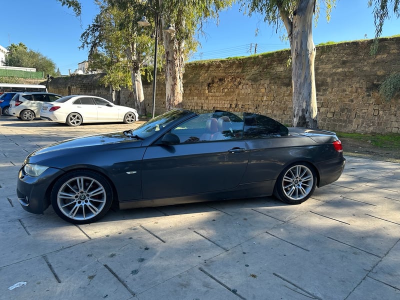 BMW 320i — 2