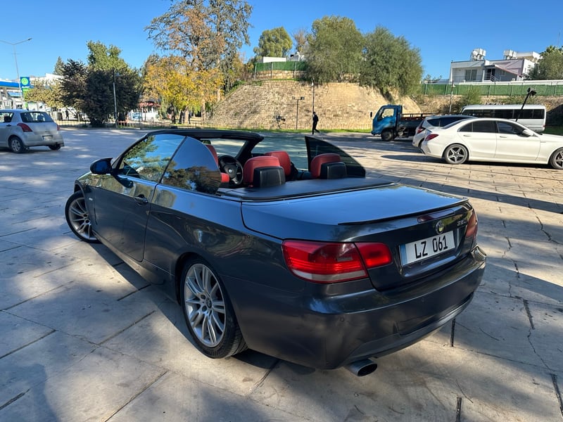 BMW 320i — 3