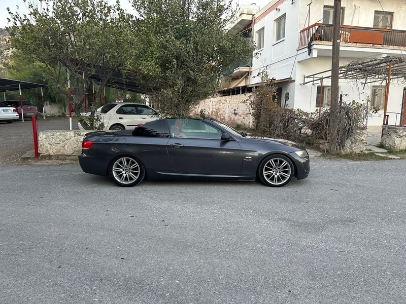 BMW 320i — 4