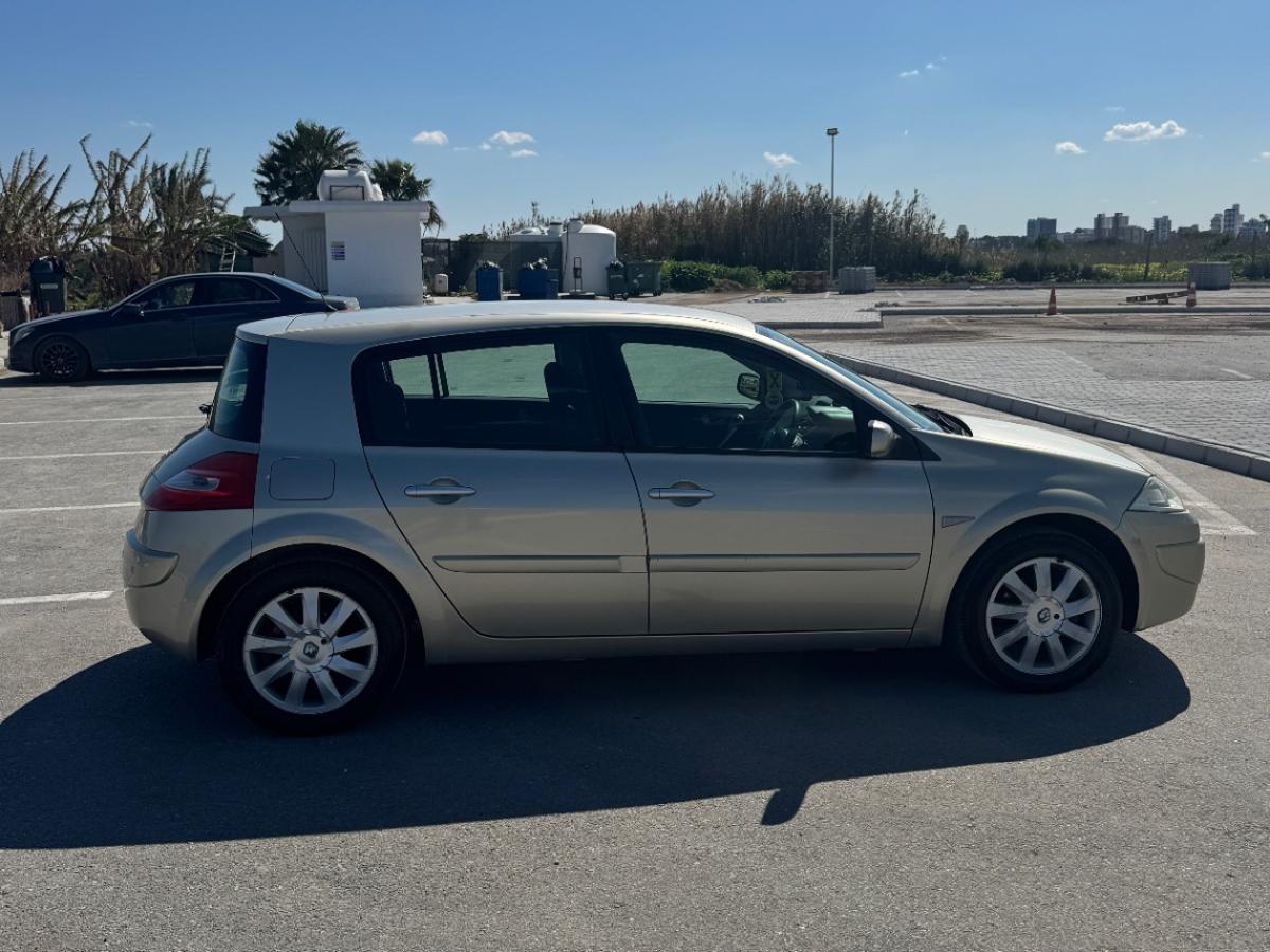 2009 Renault Megane 6