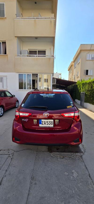 Toyota Vitz — 3