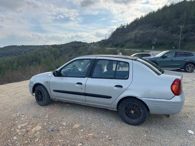 Renault Clio — 8