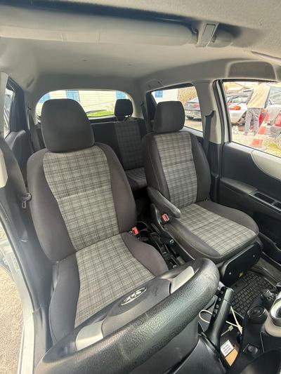 Toyota Vitz — 5