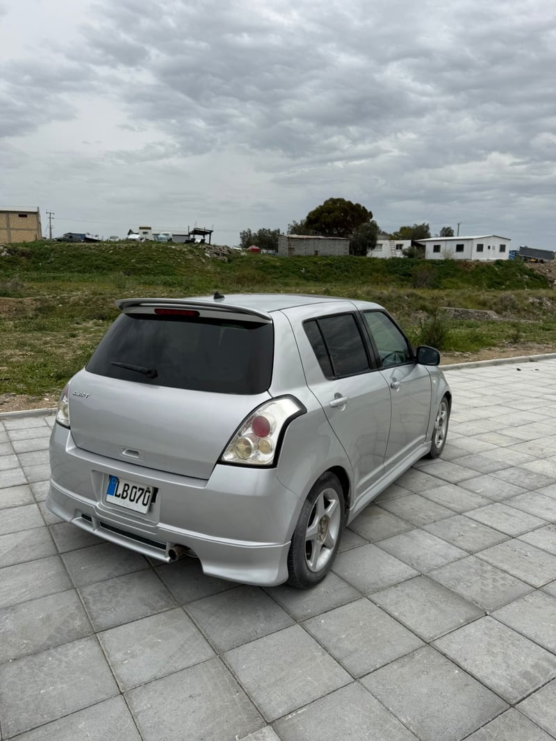 Suzuki Swift — 2