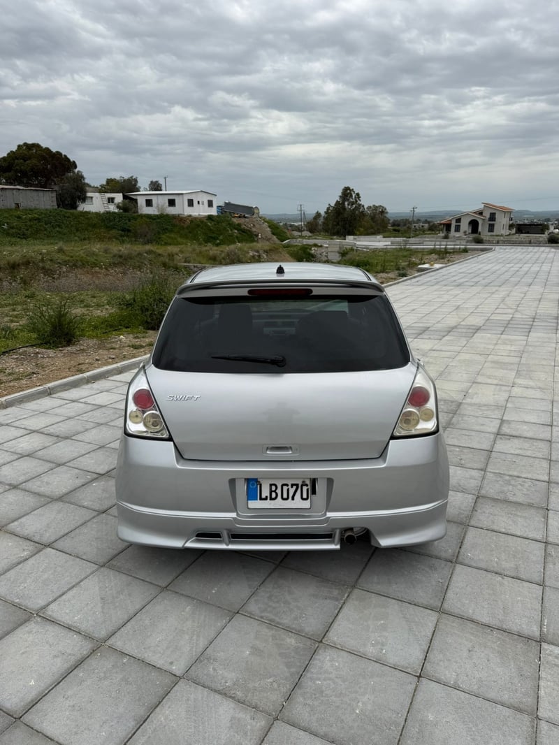 Suzuki Swift — 7