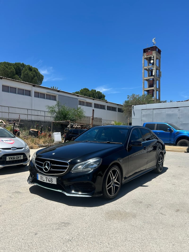 Mercedes-Benz E 220 — 2