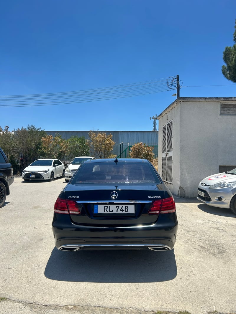 Mercedes-Benz E 220 — 4